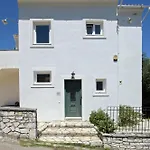 Xanthe By Posarellivillas Villa *