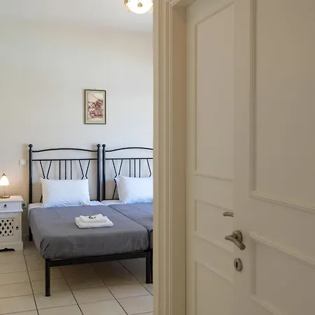 Villa Xanthe - Charming Holiday Villa With Private Heatable Pool In Kassiopi *
