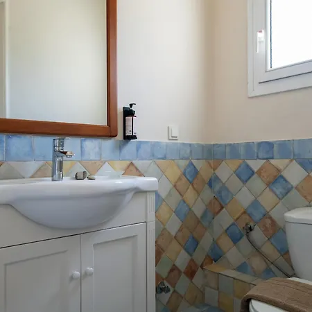 Villa Xanthe - Charming Holiday Villa With Private Heatable Pool In Kassiopi וילה