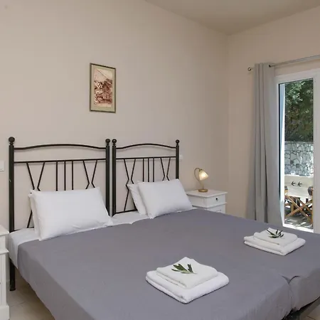 Villa Xanthe - Charming Holiday Villa With Private Heatable Pool In Kassiopi וילה