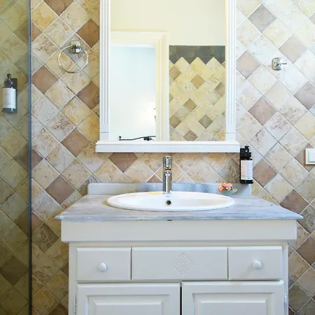 Villa Xanthe - Charming Holiday Villa With Private Heatable Pool In Kassiopi וילה