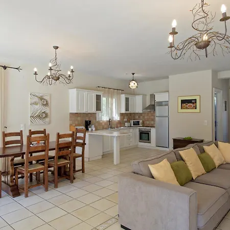 Villa Xanthe - Charming Holiday Villa With Private Heatable Pool In Kassiopi וילה קאסיופי