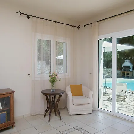 Villa Xanthe - Charming Holiday Villa With Private Heatable Pool In Kassiopi *