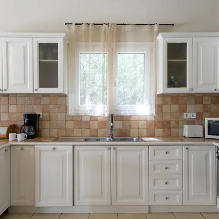 Villa Xanthe - Charming Holiday Villa With Private Heatable Pool In Kassiopi