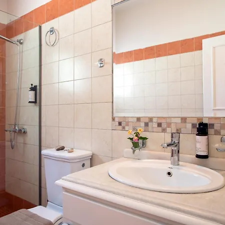 Villa Xanthe - Charming Holiday Villa With Private Heatable Pool In Kassiopi *