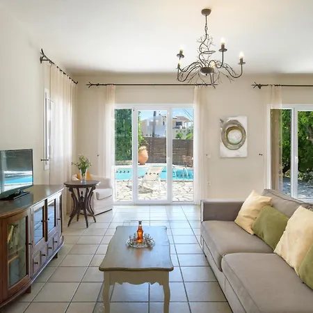 Villa Xanthe - Charming Holiday Villa With Private Heatable Pool In Kassiopi *